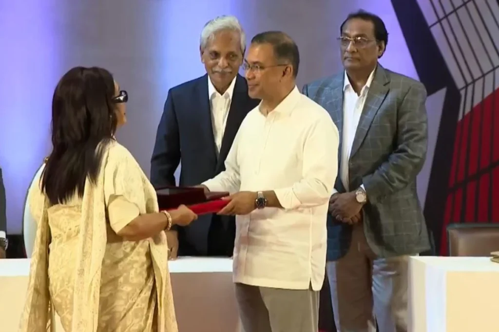 একুশে পদক-২০২৬ প্রদান করলেন প্রধানমন্ত্রী তারেক রহমান