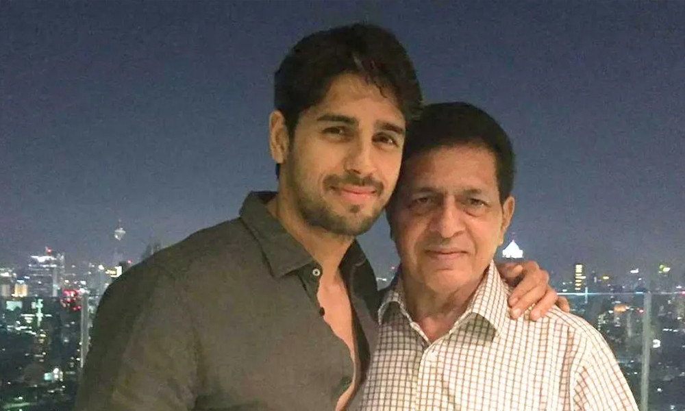 সিদ্ধার্থ মালহোত্রার বাবা সুনীল মালহোত্রার মৃত্যু, সামাজিক মাধ্যমে শোকবার্তা