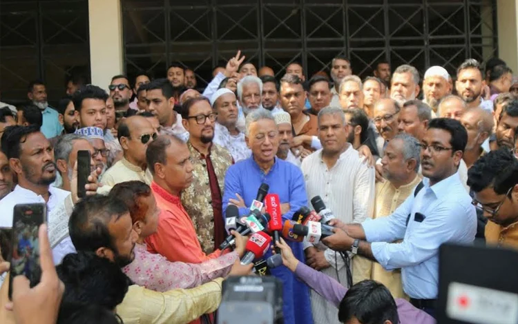 চট্টগ্রাম বন্দরের পণ্য খালাস কার্যক্রম দ্রুততর করতে চারদিনের নির্দেশ