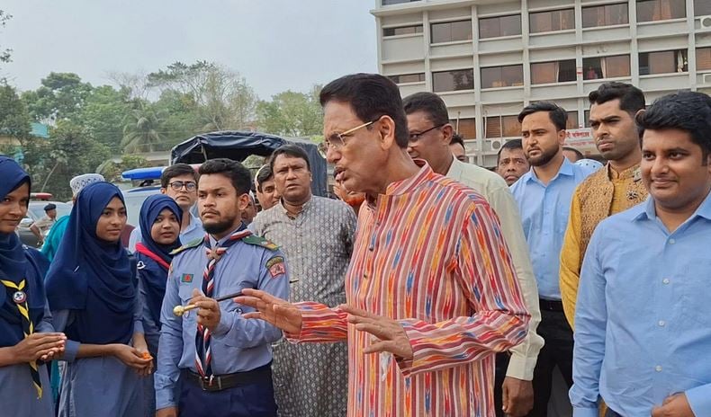 শিক্ষার্থীদের রাস্তায় দাঁড় করিয়ে সংবর্ধনা দেওয়া নিষিদ্ধ: শিক্ষামন্ত্রী