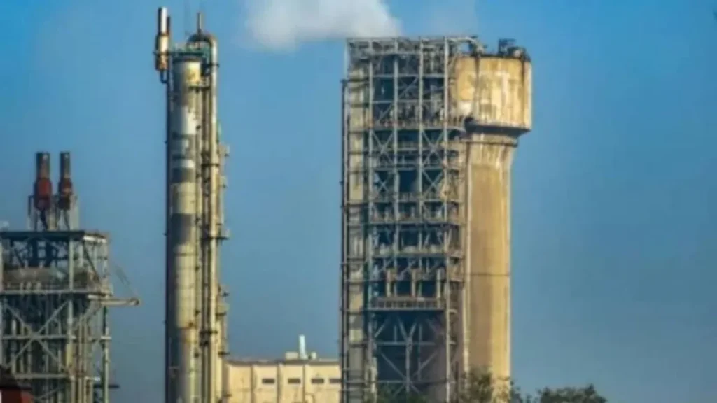 চট্টগ্রামে গ্যাস সংকটের কারণে দুটি বড় সার কারখানা সাময়িক বন্ধ