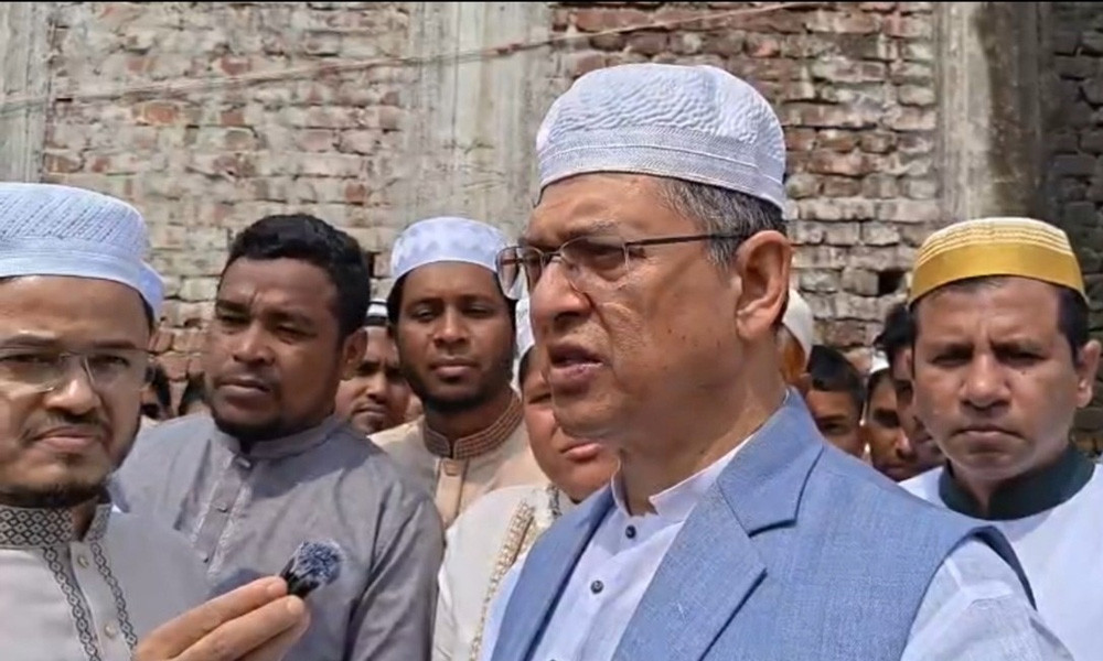 ঈদুল ফিতরে পেকুয়ায় নামাজ আদায়, মাঠ সংস্কারের নির্দেশ স্বরাষ্ট্রমন্ত্রীর