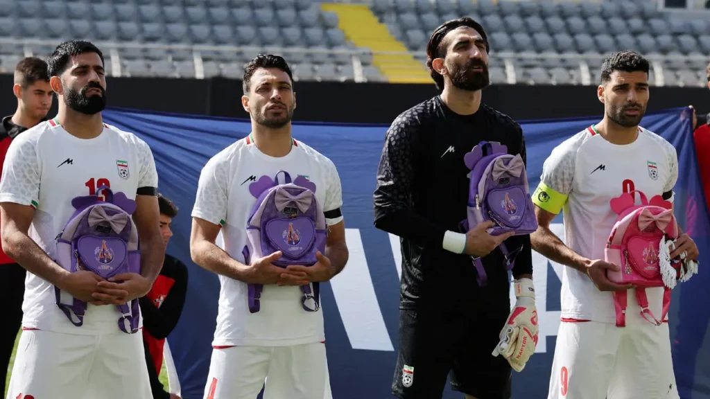 ইরানে নিহত শিক্ষার্থীদের স্মরণে মাঠে নামল ফুটবল দল, প্রীতি ম্যাচে হার