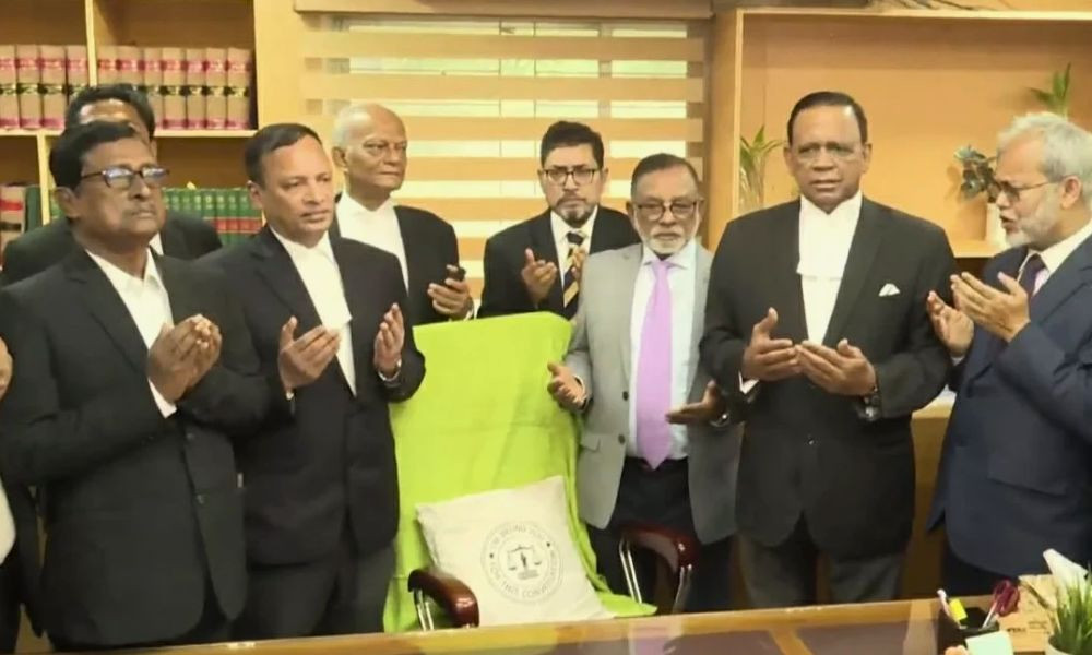 নবনিযুক্ত অ্যাটর্নি জেনারেলের কার্যালয়ে নৈতিকতা ও অনৈতিকতা বিষয়ক ব্যবস্থা নেওয়ার ঘোষণা