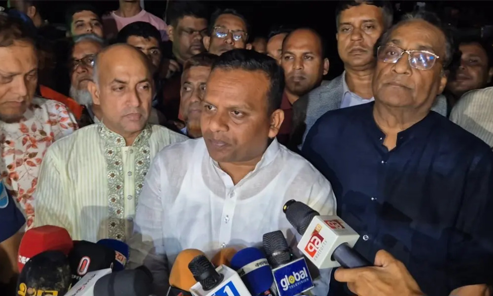 দৌলতদিয়া ফেরিঘাটে বাসডুবি: দুটি তদন্ত কমিটি গঠন, উদ্ধার অভিযান অব্যাহত