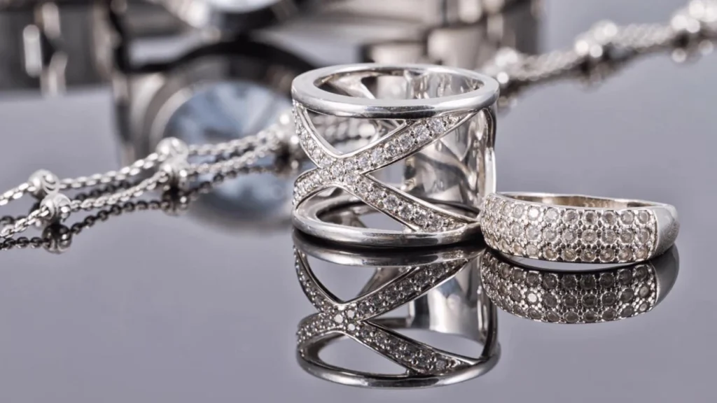 রুপার দাম নতুন করে কমল, ২২ ক্যারেট প্রতি ভরিতে ৬ হাজার ৬৫ টাকা