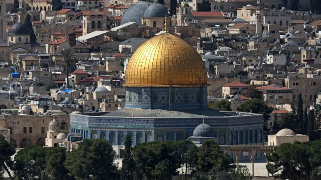 আল-আকসা মসজিদ ১২ দিনের জন্য বন্ধ রাখার ঘটনায় আট আরব ও মুসলিম দেশের তীব্র নিন্দা