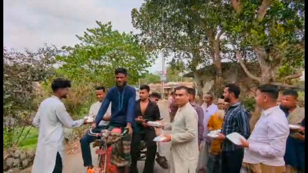 ইফতার বিতরণ: ফরিদপুরে যুবলীগ কর্মী গ্রেফতার