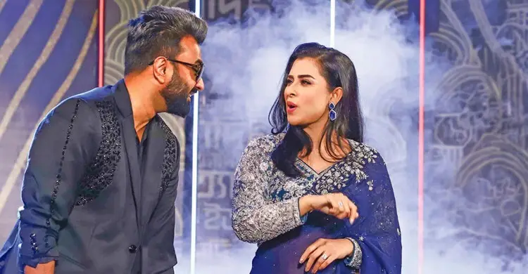 বুবলী গায়িকা হিসেবে আত্মপ্রকাশ করলেন ঈদে বিশেষ ‘ইত্যাদি’ পর্বে