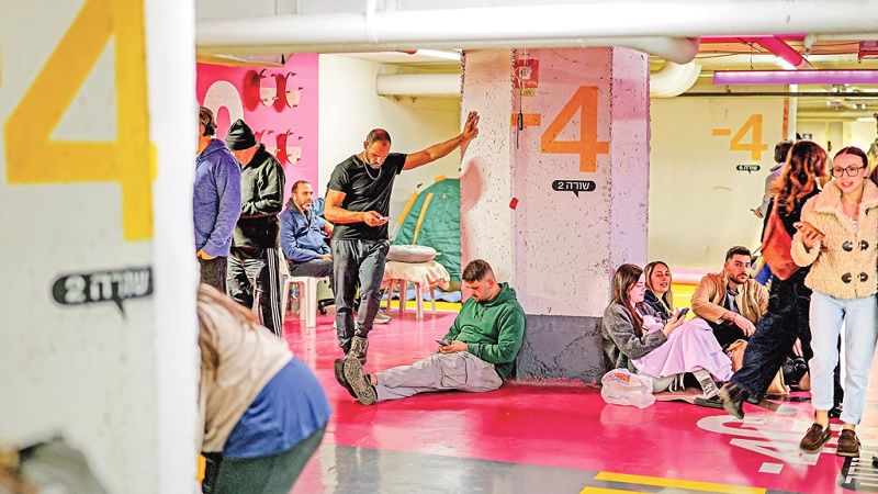 ইসরায়েল–ইরান সংঘাত: হামলা–পাল্টা হামলায় বিপর্যস্ত জনজীবন, আশ্রয়কেন্দ্রে সাধারণ মানুষ