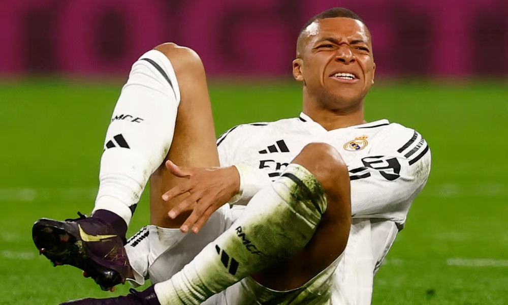 এলচে ম্যাচে খেলছেন না এমবাপ্পে, চোট নিয়ে অনিশ্চয়তা