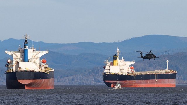 বিশ্ব জ্বালানি বাজারে হরমুজ প্রণালীর অস্থিরতার প্রভাব, তেলের দাম বৃদ্ধির আশঙ্কা