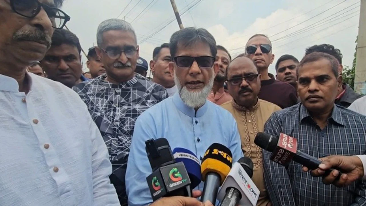 কুমিল্লায় লেভেল ক্রসিংয়ে বাস-ট্রেন সংঘর্ষে নিহতদের পরিবারকে এক লাখ টাকা ক্ষতিপূরণ প্রদান ঘোষণা