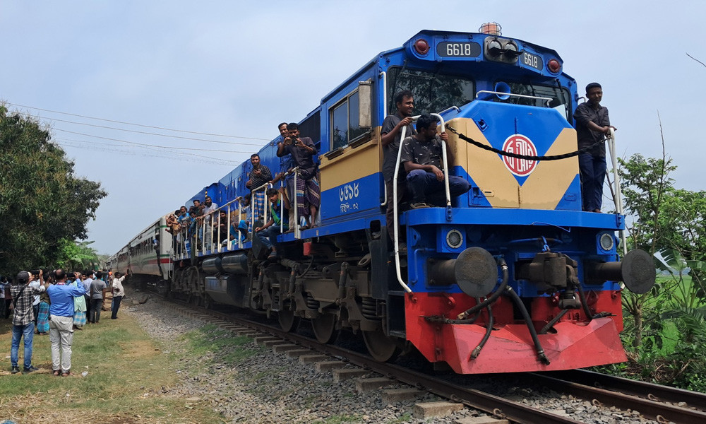 বগুড়া রেল দুর্ঘটনার পর ট্রেন চলাচল স্বাভাবিক, তদন্ত শুরু