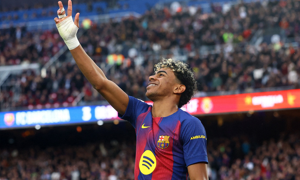 বার্সেলোনার ইয়ামালের ক্যাম্প ন্যুতে হ্যাটট্রিক, ভিলারিয়ালকে ৪-১ গোলে পরাজিত