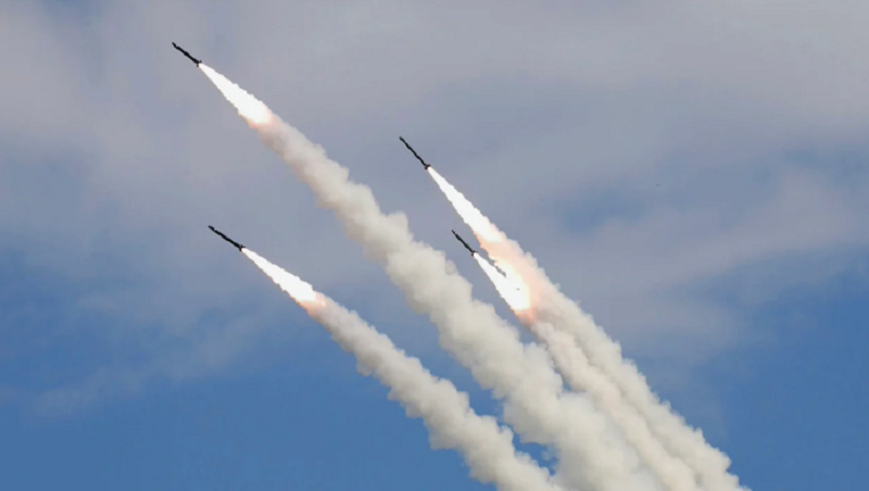 ইসরাইল লক্ষ্য করে ইরানের ব্যালিস্টিক ক্ষেপণাস্ত্র নিক্ষেপ, উত্তেজনা বৃদ্ধি