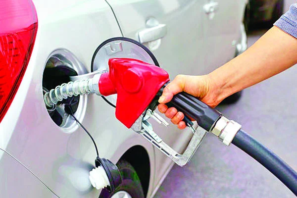 ব্যবসা বিনিয়োগে অশনিসংকেত ► জ্বালানি সংকটে গার্মেন্টে কমেছে অর্ডার ► শিল্প উৎপাদনে ধসের আশঙ্কা ► ছোট ও মাঝারি কারখানা বন্ধের ঝুঁকিতে ► যুদ্ধ দীর্ঘ হওয়ার শঙ্কায় বিনিয়োগকারীরা