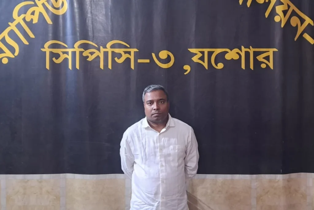 শ্যামলীতে কিডনি চিকিৎসা কেন্দ্রকে কেন্দ্র করে চাঁদা দাবির অভিযোগে ৭ জন আটক