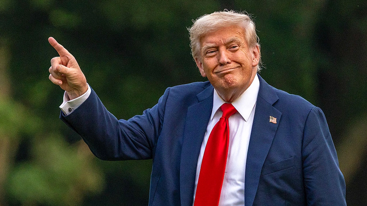 ইরান–যুক্তরাষ্ট্র শান্তি আলোচনায় ব্যক্তিগতভাবে অংশ নেওয়ার ইঙ্গিত দিলেন ডোনাল্ড ট্রাম্প