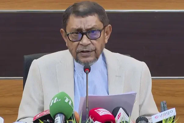 স্বাস্থ্যকর্মীদের প্রচারণা জোরদার করার আহ্বান স্বাস্থ্যমন্ত্রীর