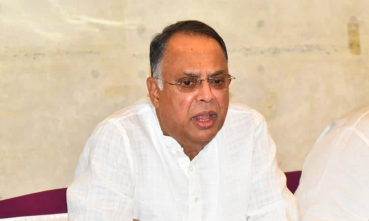 তেলের দাম অপরিবর্তিত রাখায় বাংলাদেশ একমাত্র দেশ: জ্বালানিমন্ত্রী