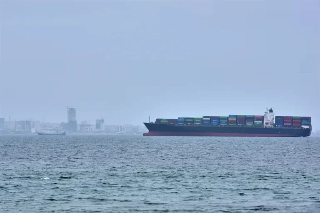 হরমুজ প্রণালীতে রুশ জাহাজ চলাচলে বিশেষ শুল্ক ছাড় দিচ্ছে ইরান