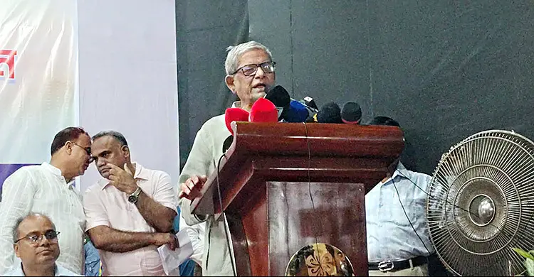 তেল সংকটের নেপথ্যে অনৈতিক ব্যবসা ও কালোবাজারি: ঠাকুরগাঁওয়ে মির্জা ফখরুল