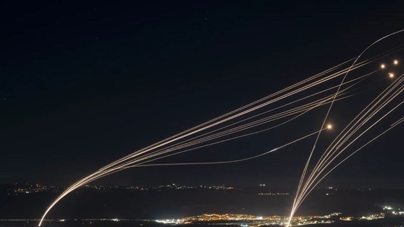 হিজবুল্লাহ লেবাননের “আল-মানারা” বসতিতে ক্ষেপণাস্ত্র হামলা চালাল