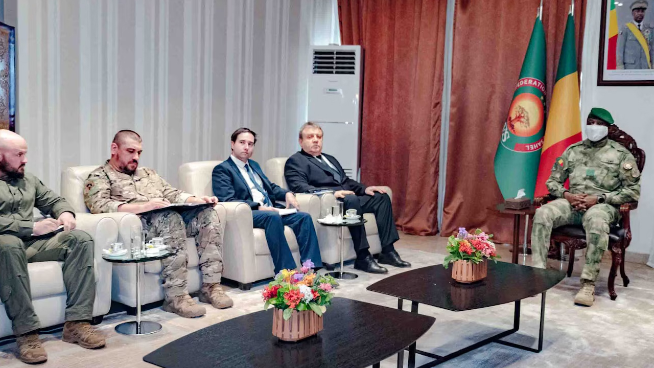 বিদ্রোহী হামলার পর রুশ রাষ্ট্রদূতের সঙ্গে মালির জান্তা প্রধানের বৈঠক