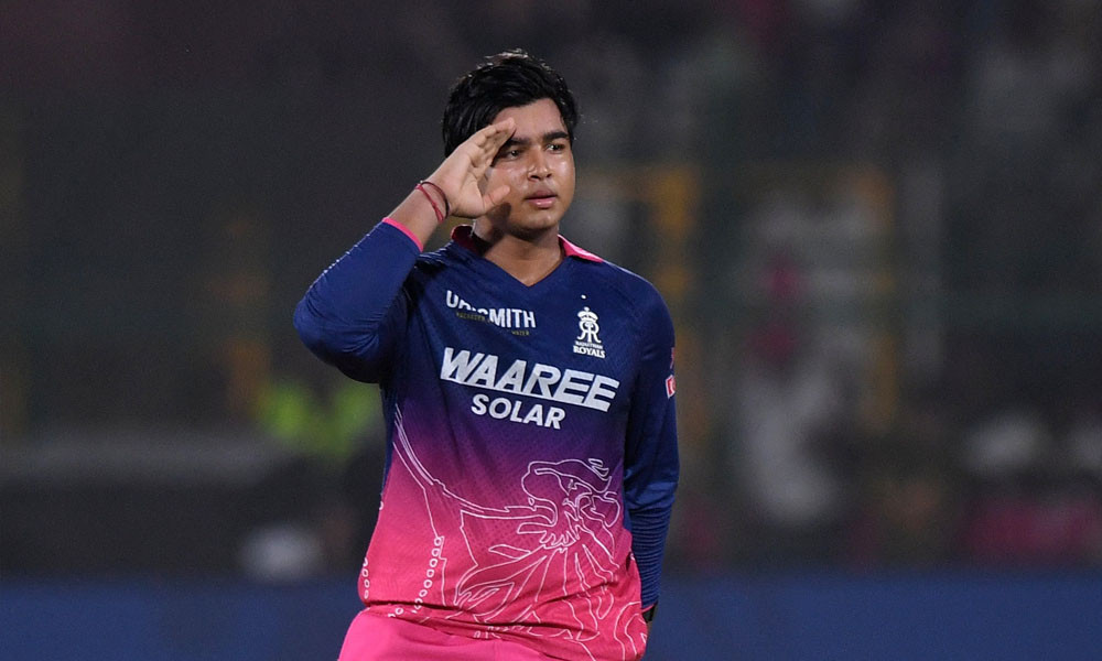 আইপিএলে বৈভব সূর্যবংশীর ব্যাটে ‘এআই চিপ’ বিতর্ক ও তরুণের বুদ্ধিদীপ্ত জবাব