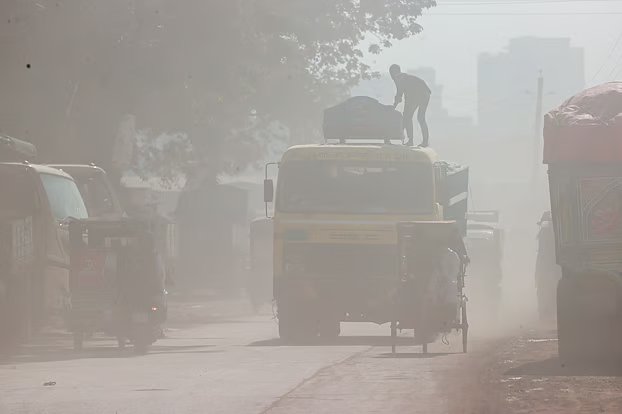 টানা বৃষ্টির পরও ঢাকার বাতাস ‘অস্বাস্থ্যকর’, দূষণে শীর্ষে ষষ্ঠ অবস্থান