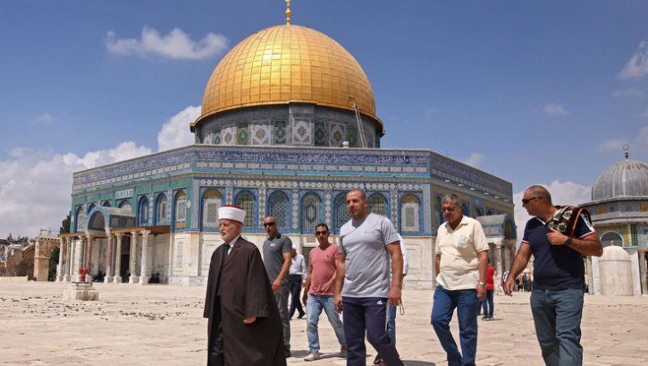 আল-আকসা মসজিদ ৪০ দিন পর মুসল্লিদের জন্য খুলল