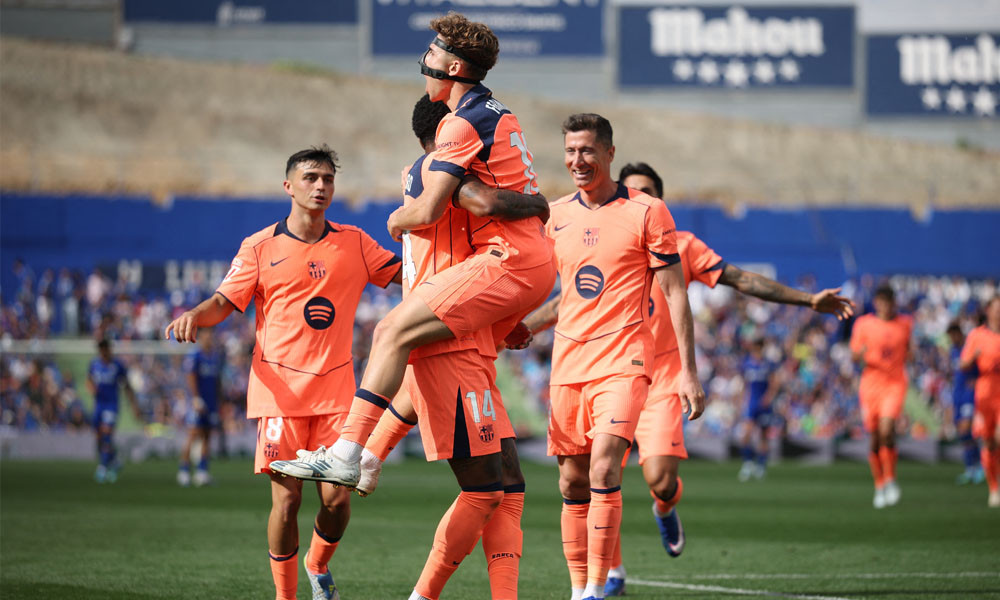 শীর্ষস্থানের ব্যবধান আরও বাড়ালো বার্সেলোনা, লেভানদোভস্কির মাইলফলক