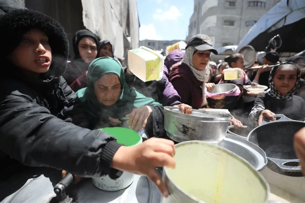 গাজায় আটা সরবরাহ ঘাটতিতে খাদ্যসংকট তীব্র, মানবিক পরিস্থিতির অবনতি