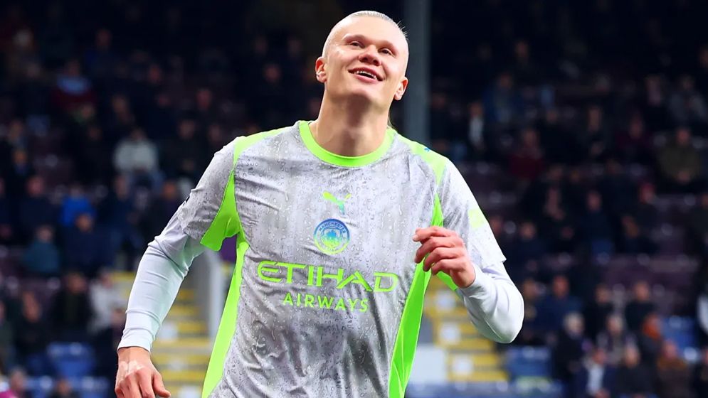 বার্নলিকে হারিয়ে আর্সেনালকে টপকে লিগ টেবিলের শীর্ষে ম্যানচেস্টার সিটি