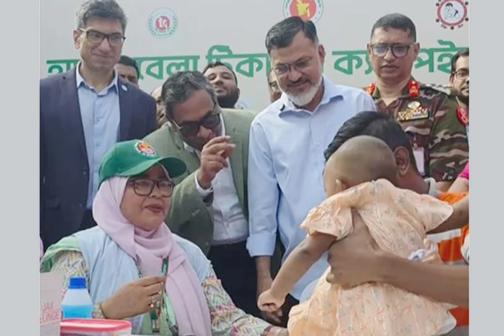 রাজধানীর বনানীতে হাম-রুবেলা টিকাদান ক্যাম্পেইনের উদ্বোধন