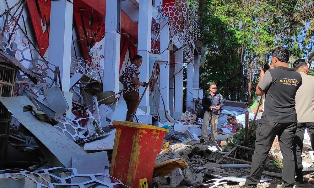 ইন্দোনেশিয়ার উপকূলে ৭.৪ মাত্রার ভূমিকম্প, সুনামি সতর্কতা প্রত্যাহার; একজন নিহত