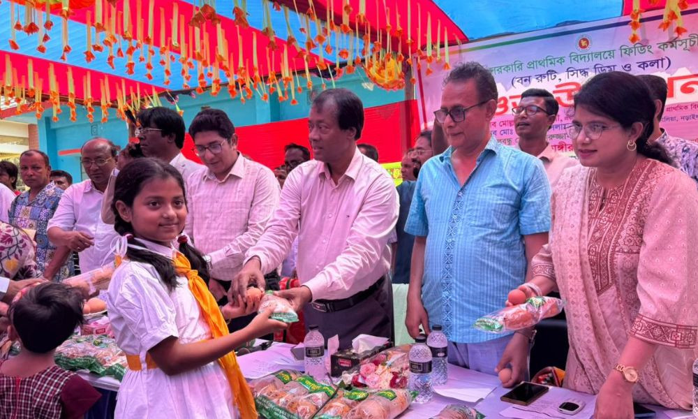 নড়াইলে প্রাথমিক বিদ্যালয়ে ‘স্কুল ফিডিং’ কর্মসূচি শুরু