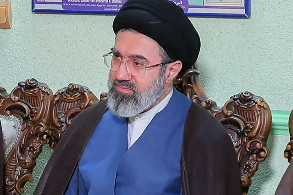 ইরানের ক্ষমতার কেন্দ্রে বড় পরিবর্তন: নেপথ্যে সামরিক বাহিনীর ক্রমবর্ধমান প্রভাব