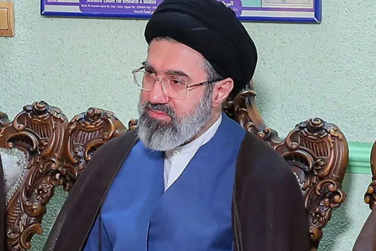 ইরানের ক্ষমতার কেন্দ্রে বড় পরিবর্তন: নেপথ্যে সামরিক বাহিনীর ক্রমবর্ধমান প্রভাব