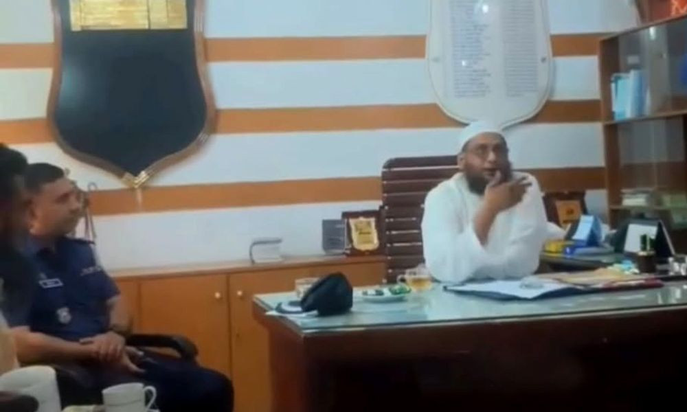 ফুলপুরে এমপির ওসির চেয়ারে বসার ঘটনা সামাজিক মাধ্যমে ভাইরাল