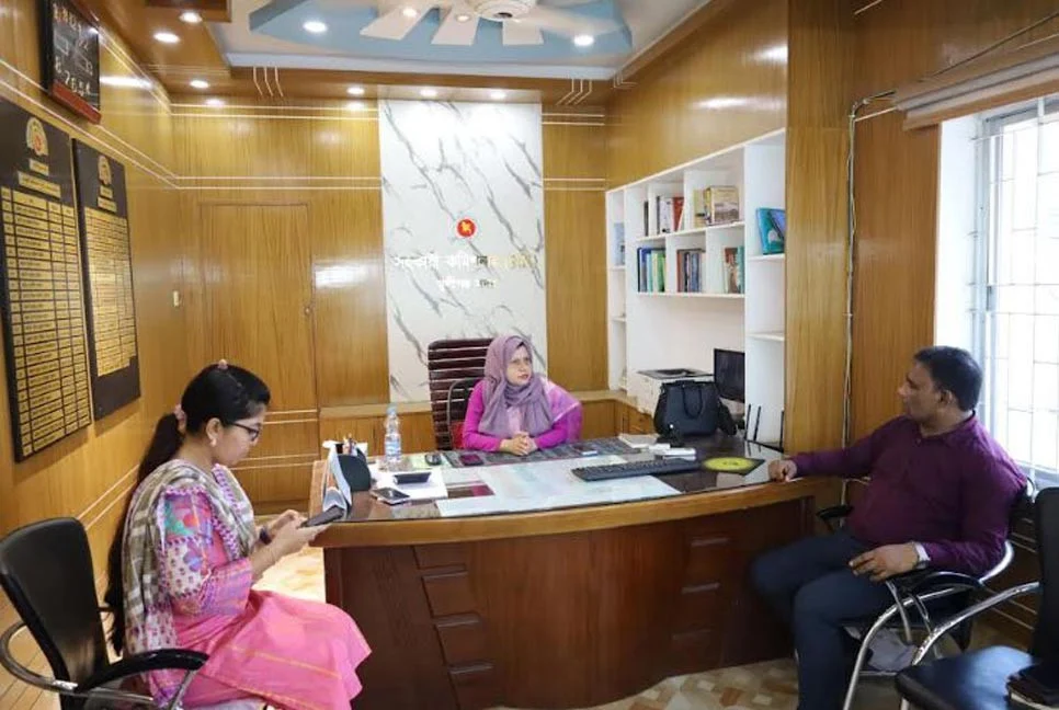 মুন্সীগঞ্জে সহকারী কমিশনার (ভূমি) কার্যালয় পরিদর্শন করলেন জেলা প্রশাসক সৈয়দা নুরমহল আশরাফী