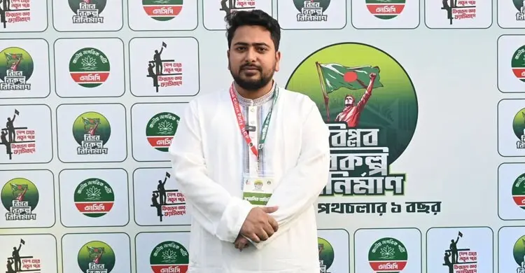 নাহিদ ইসলাম আজ দেশে ফিরছেন