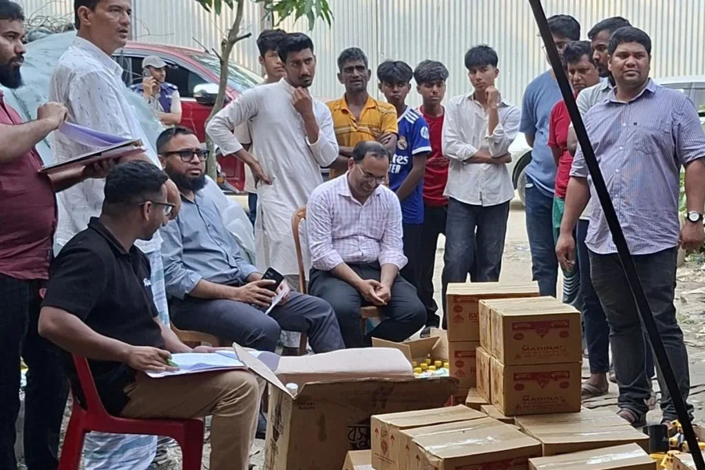 বাঞ্ছারামপুরে ভেজাল তেল উৎপাদন ও নকল লেবেল ব্যবহারের অভিযোগে ভ্রাম্যমাণ আদালতের অভিযান, এক লাখ টাকা জরিমানা