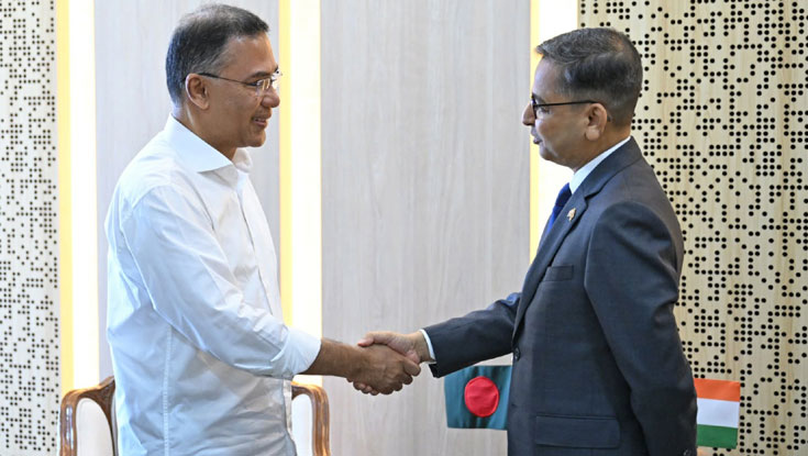 ভারতের হাইকমিশনার প্রণয় ভার্মা ঢাকায় প্রধানমন্ত্রীর সঙ্গে সৌজন্য সাক্ষাতে মিলিত