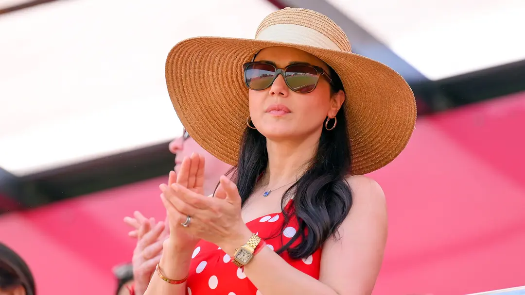 নারীর মর্যাদা ও সমতা নিয়ে প্রীতি জিনতার বলিষ্ঠ প্রতিবাদ: সামাজিক যোগাযোগমাধ্যমে প্রশংসার ঝড়