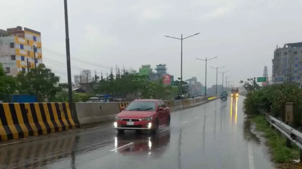 ঢাকায় রেকর্ড ৬৫ মিলিমিটার বৃষ্টিপাত, আরও ভারী বর্ষণের পূর্বাভাস