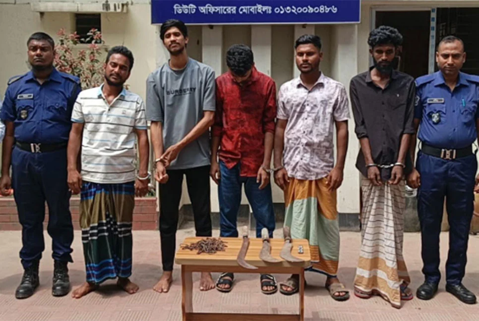 রূপগঞ্জে কারখানা শ্রমিক অপহরণ ও মুক্তিপণ আদায় চক্রের ৫ সদস্য গ্রেফতার