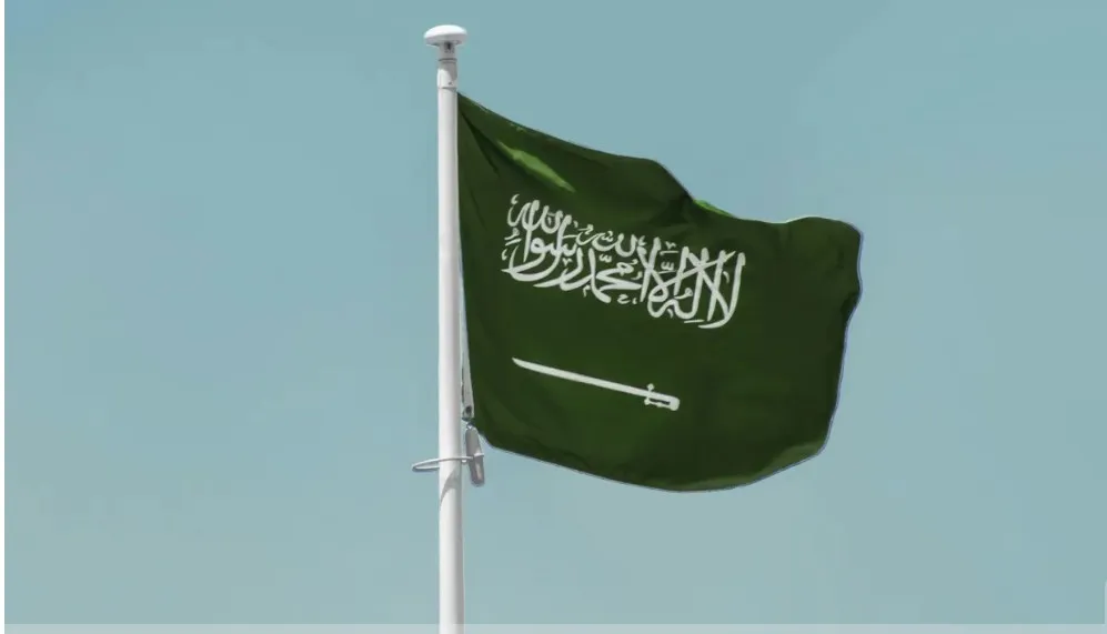 সৌদি আরবের পূর্বাঞ্চলে সতর্কতা জারি, ইরানের আকাশ প্রতিরক্ষা অভিযান