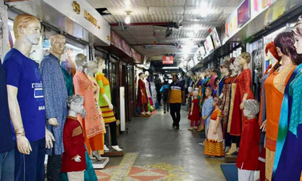 দেশের সব দোকান ও শপিংমল রাত ৮টার মধ্যে বন্ধ রাখার সিদ্ধান্ত